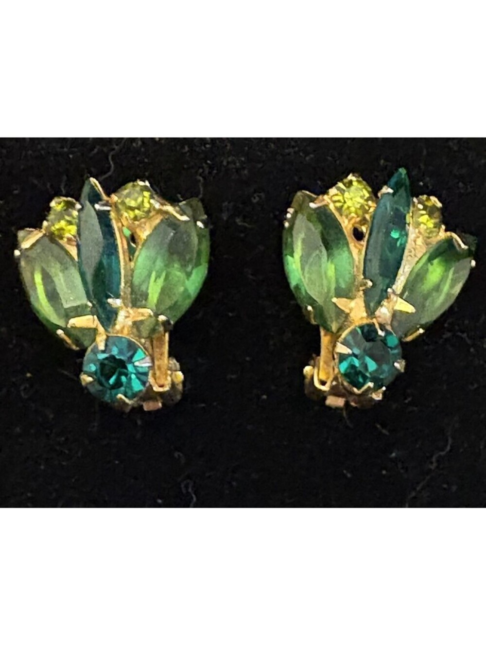 Juliana D&E Stunning Vintage Clip On Earrings Green Rhinestone Marquis Shapes